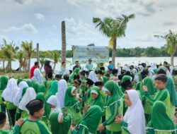 Komitmen Kelestarian Lingkungan, PT Timah Libat Pelajar MIN 1 Penanaman Mangrove di Kolong Buntu