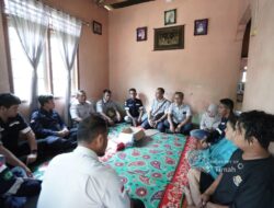 Berikan Dukungan Moril dan Materil, PT Timah Hadir dan Santuni Keluarga Korban Kecelakaan Tambang