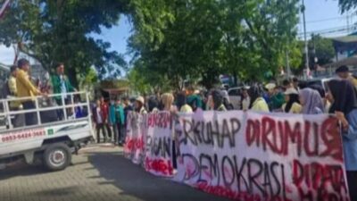 Mahasiswa dan Masyarakat Sumbar Sampaikan Tuntutan dengan Beretika