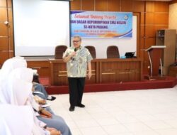 Di SMK 6 Padang, Muhidi Tekankan Kepemimpinan Responsif dan Adil