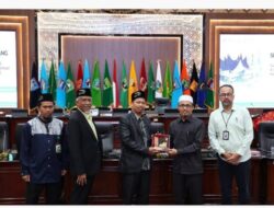 Santri MAS Al-Ihsan Riau Kunjungi DPRD Sumbar, Belajar Demokrasi dan Tata Kelola Pemerintahan