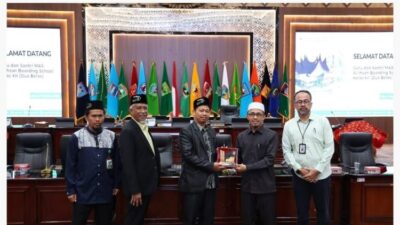 Santri MAS Al-Ihsan Riau Kunjungi DPRD Sumbar, Belajar Demokrasi dan Tata Kelola Pemerintahan
