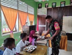 Babinsa Koramil 1308-11 Liang Laksanakan Pendampingan Pendistribusian MBG di Peling Tengah, Bangkep