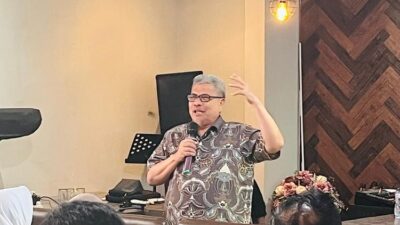 Muhidi Dorong Penguatan Ekonomi Kreatif Lewat Sosialisasi Perda di Padang