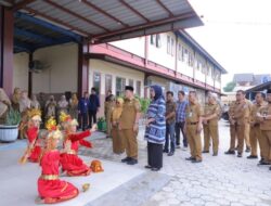 Kunjungi SMAN 1 Mentok, Gubernur Babel Apresiasi Ecobrick Buatan Siswa 