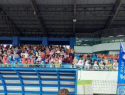 Walikota Pangkalpinang Prof Udin, Serahkan Beasiswa dan Perlengkapan Sekolah 1.041 Siswa