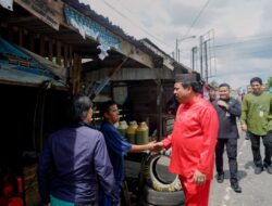 Peduli Lansia, Walikota Prof Udin Serahkan Alat Bantu Mobilitas