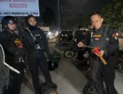 Nekat Bawa Senjata Tajam Tengah Malam, Dua Pengendara Motor Diciduk Polisi