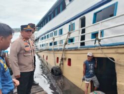 Polisi Cek Kapal Sumber Raya 03 Asal Taliabu, Karam di Pelabuhan Luwuk, Tim Gabungan Bantu Evakuasi