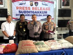 Ditpolairud Polda Jambi Gelar Konferensi Pers Ungkap Kasus Pengangkutan Komoditas Tanpa Dokumen Karantina