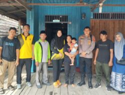 Wujud Kepedulian Polri, Kapolsek Tungkal Ilir Salurkan Bantuan untuk Anak Stunting di Desa Pembengis.