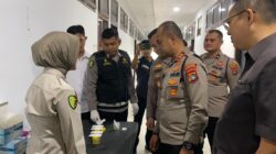 Perwira Polres Bangka Barat Jalani Tes Urine Disaksikan Tokoh Agama dan Masyarakat, Kapolres Tegaskan Komitmen Bersih Narkoba