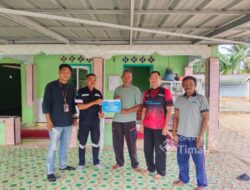 Ramadan Penuh Berkah, PT TIMAH Serahkan Bantuan Mushala Baiturrohman di Keposang