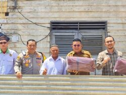 Pemkab Basel Bersama Lintas Instansi Serahkan Bantuan Kepada Warga Terdampak Cuaca Ekstrem 