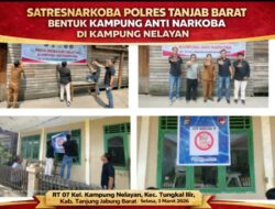 Satresnarkoba Polres Tanjab Barat Pasang Banner dan Tentukan Lokasi Posko Kampung Anti Narkoba di Kampung Nelayan