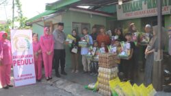 Wujud Kepedulian, Kapolres Tanjab Barat dan Ketua Bhayangkari Sambangi Panti Asuhan Anak Cacat Yayasan Melati.