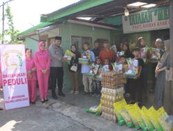 Wujud Kepedulian, Kapolres Tanjab Barat dan Ketua Bhayangkari Sambangi Panti Asuhan Anak Cacat Yayasan Melati.