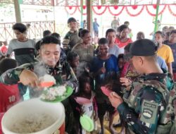 Jumat Berkah di Tanah Asmat: Satgas Yonif 123/Rajawali Gelar Komsos dan Makan Bersama Warga Kampung Binam