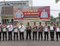Respons Cepat Layanan 110, Kapolres Tanjab Barat Berikan Penghargaan kepada Sembilan Personel Berprestasi