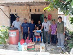 PT TIMAH Serahkan Bantuan Biaya Pengobatan untuk Warga Desa Rias