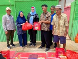 Wabup Basel Meninjau Warga Terdampak Puting Beliung Di Desa Sadai, Serahkan Bantuan 