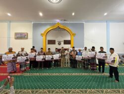 Muchlis Yusuf Abit Salurkan Bantuan Rp460 Juta untuk 8 Masjid dan 3 Musala
