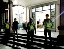 Wujudkan Ibadah Paskah Yang Kondusif, Personel  Polres Tangan Barat Laksanakan Pengamanan Gereja