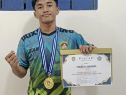 Petinju Bangkep Hulio Bagilis Tumbangkan Petinju Minahasa di Final Piala Bupati Kepulauan Sangihe