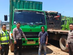 Respons Cepat Polres Bangka Barat, Truk Diduga Tabrak Lari Diamankan di Pelabuhan Tanjung Kalian