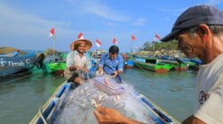 Bersama Nelayan, PT TIMAH Perkuat Kesejahteraan Pesisir Program Pemberdayaan dan Perlindungan Sosial