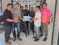 Pokja Wartawan Belitung Terima Bantuan Kursi dari PT Timah