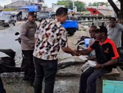 Pelayanan Humanis May Day, Polisi Bagikan Makanan untuk Buruh di Pelabuhan Rakyat Luwuk