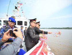 Tabur Bunga di Laut Kuala Tungkal, Wakapolda Jambi Salurkan Bansos Nelayan & Bedah Rumah Panti Asuhan