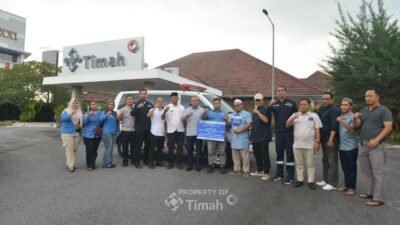 Perkuat Akses Pelayanan Kesehatan, PT TIMAH Serahkan Ambulans ke Warga Temberan