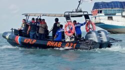 KSOP, PT Pelindo, dan Nelayan Bersinergi Pasang Buoy Penanda Alur, Keselamatan Pelayaran Tanjung Pandan Makin Terjamin