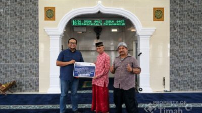 PT TIMAH Bantu Karpet Baru dan Renovasi Teras Masjid Nurul Fatah Belitung