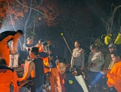 Kolaborasi Polisi dan BPBD 12 Jam Melawan Api Karhutla di Bualemo, Kabupaten Banggai