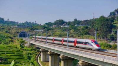 Pemerintah Ambil Alih Utang Whoosh Rp118 Triliun Lewat SMF, Klaim Tak Bebani APBN