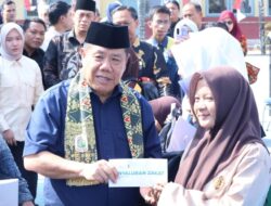 Pemprov Babel dan Baznas Salurkan Bantuan Seragam Sekolah ke Siswa di 6 Sekolah