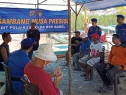 Polairud Polda Babel Sambangi Forum Nelayan Baro, Bagikan Sembako kepada 10 Nelayan