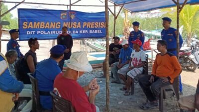 Polairud Polda Babel Sambangi Forum Nelayan Baro, Bagikan Sembako kepada 10 Nelayan