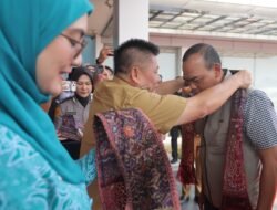 Kain Cual untuk Kapolda Baru: Sambutan Hangat Hidayat Arsani untuk Irjen Agus Wijayanto di Serumpun Sebalai