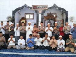 Jumat Keliling di Masjid Ashuro, Kapolres Belitung Ajak Masyarakat Jaga Kamtibmas dan Tertib Berlalu Lintas